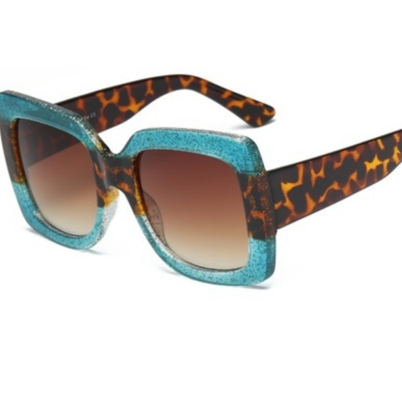 Luxury Oversize Sunglasses Blue - Picture 3 of 5